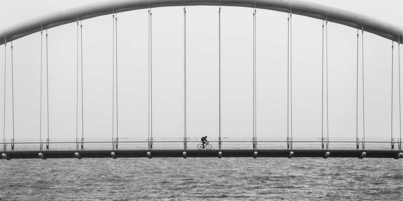 办公用品32：如何选择高效办公设备与文具，打造你的完美办公伙伴